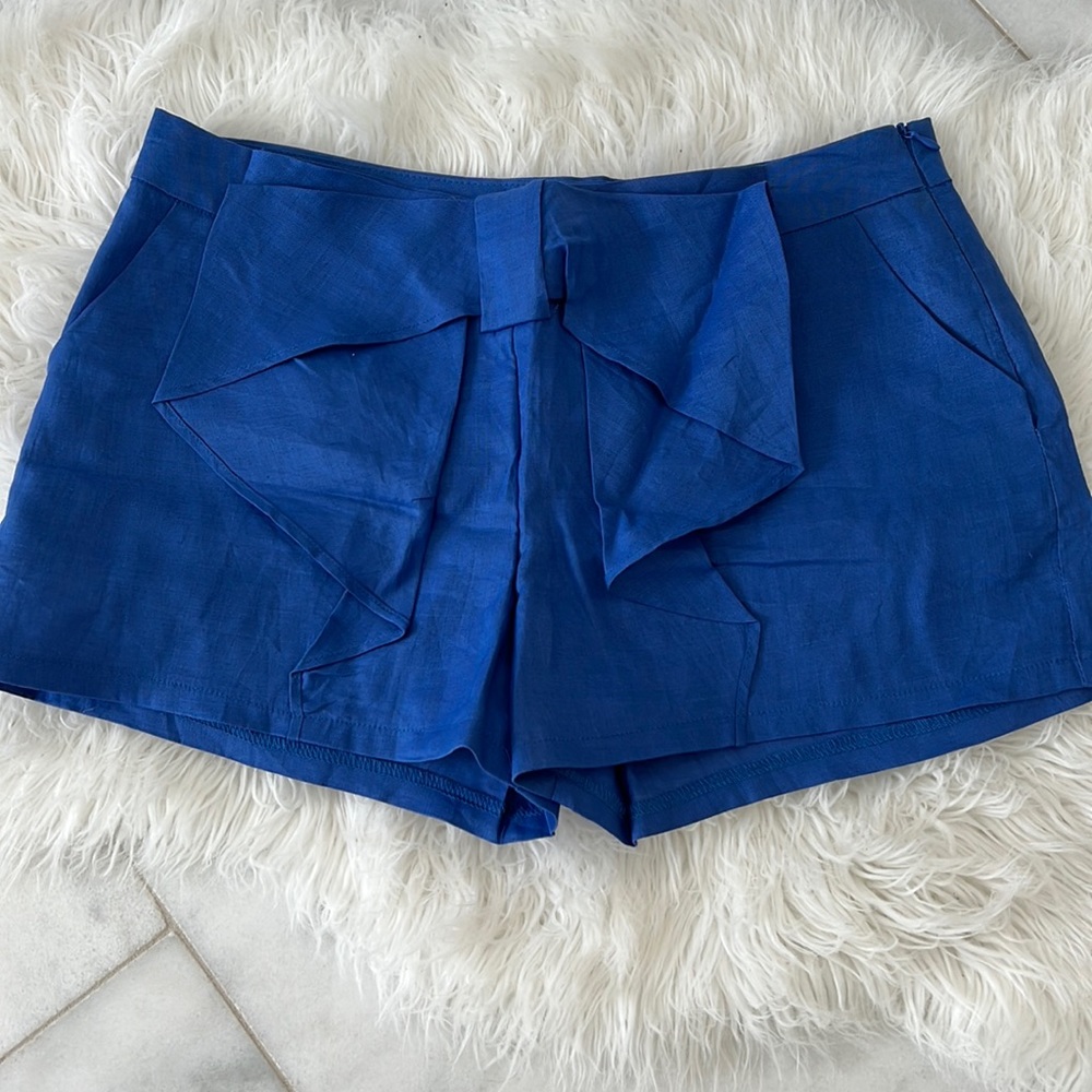 Fashionomics blue shorts. BOW FRONT NWT